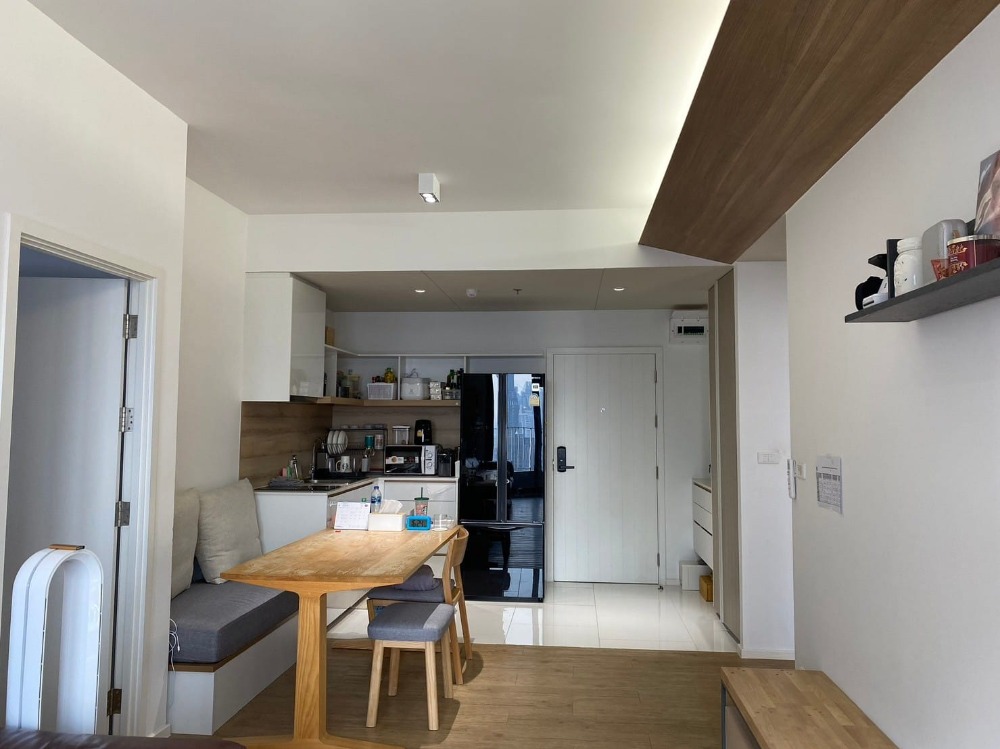 ขายคอนโดสยาม จุฬา สามย่าน : Triple Y Residence 【𝐒𝐄𝐋𝐋&𝐑𝐄𝐍𝐓】🔥คอนโดบนสามย่านมิตรทาวน์ 2 ห้องนอน พื้นที่กว้าง สไตล์มินิมอล ตกแต่งเรียบง่าย วิวใจกลางเมือง พร้อมอยู่!🔥ติดต่อไลน์ไอดี: @hacondo