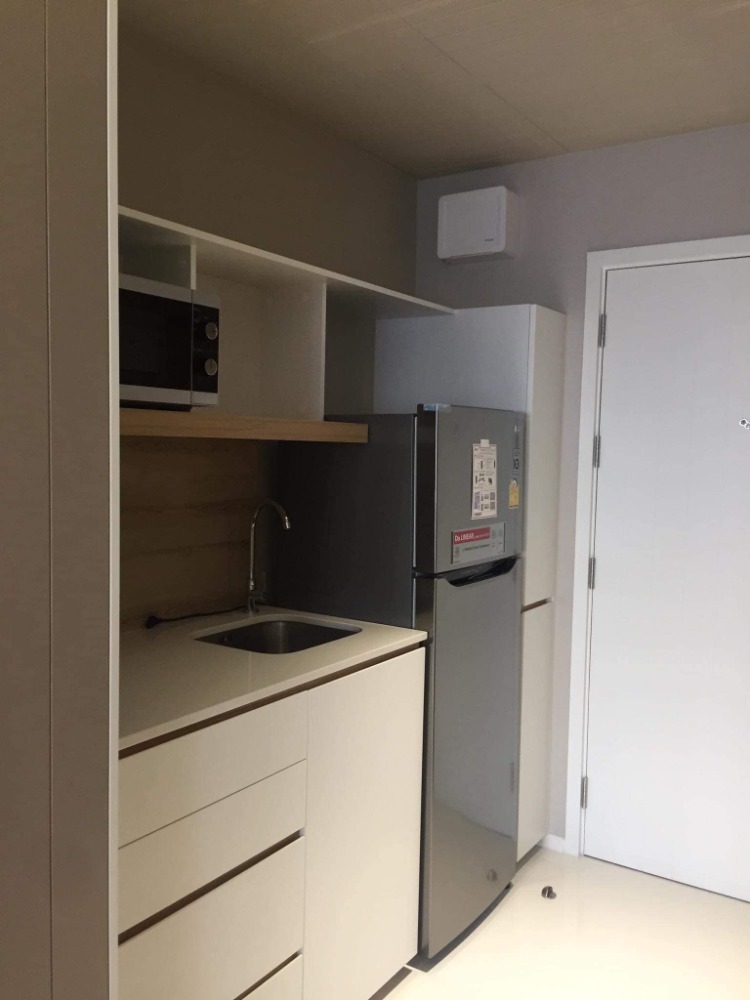 ขายคอนโดสยาม จุฬา สามย่าน : Triple Y Residence【𝐒𝐄𝐋𝐋 & 𝐑𝐄𝐍𝐓】🔥คอนโดบนสามย่านมิตรทาวน์ สไตล์มินิมอล วิวสวย ส่วนกลางครบ ติดMRTสามย่าน รีบจองเลยย!! 🔥ติดต่อไลน์ไอดี: @hacondo