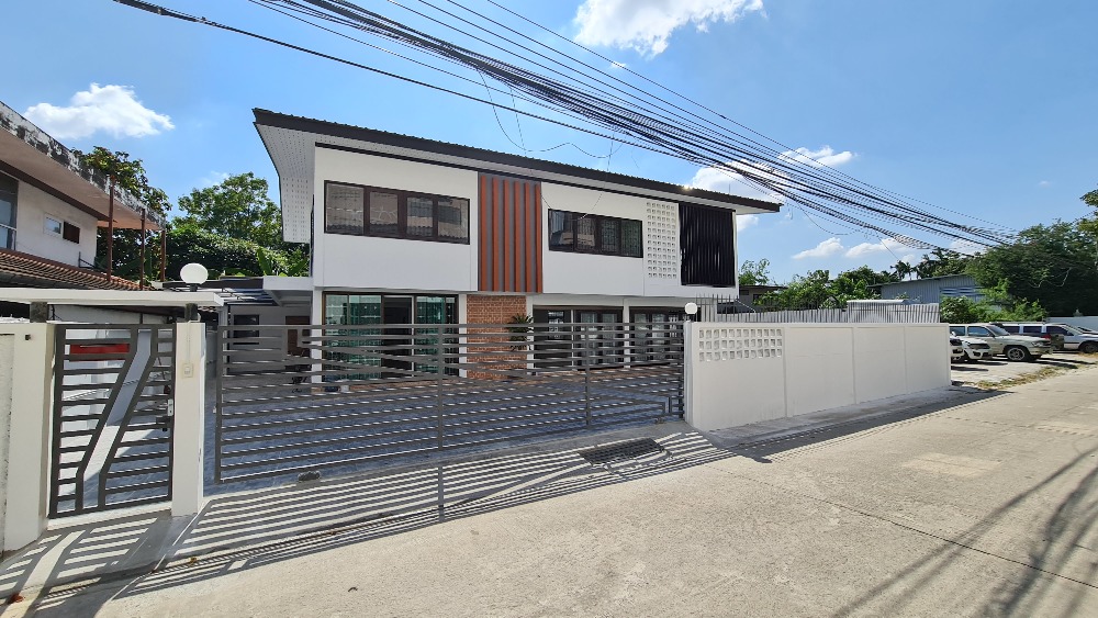 ให้เช่าบ้านโชคชัย4 ลาดพร้าว71 : บ้านเดี่ยว 2 ชั้น 90 ตร.ว. เหมาะทำ home office โชคชัย 4 แยก 83