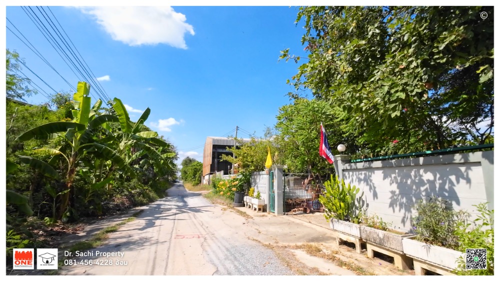 ขายบ้านนครปฐม : ขายบ้านพร้อมที่ดิน 450 ตรว. ใกล้ดูบัว คาเฟ่ การเดินทางสะดวก อ.บางเลน จ.นครปฐม