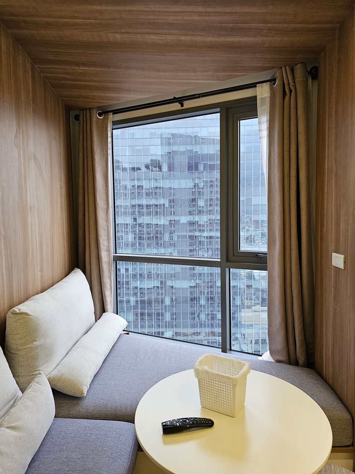 ขายคอนโดสยาม จุฬา สามย่าน : Triple Y Residence【𝐒𝐄𝐋𝐋 & 𝐑𝐄𝐍𝐓】🔥คอนโดบนสามย่านมิตรทาวน์ ชั้นสูง เฟอร์นิเจอร์พร้อม ส่วนกลางครบครัน เดินทางสะดวก รีบจองเลยย!! 🔥ติดต่อไลน์ไอดี: @hacondo