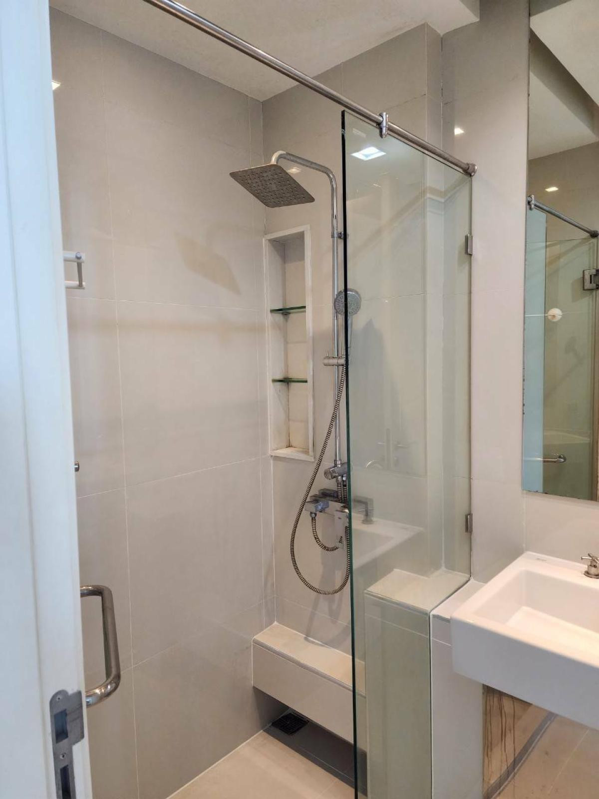 ขายคอนโดลาดพร้าว เซ็นทรัลลาดพร้าว : ขายคอนโด อีควิน็อคซ์ พหล-วิภา BTS-พหลโยธิน 59 จอมพล เขต จตุจักร กรุงเทพ    CX-81601