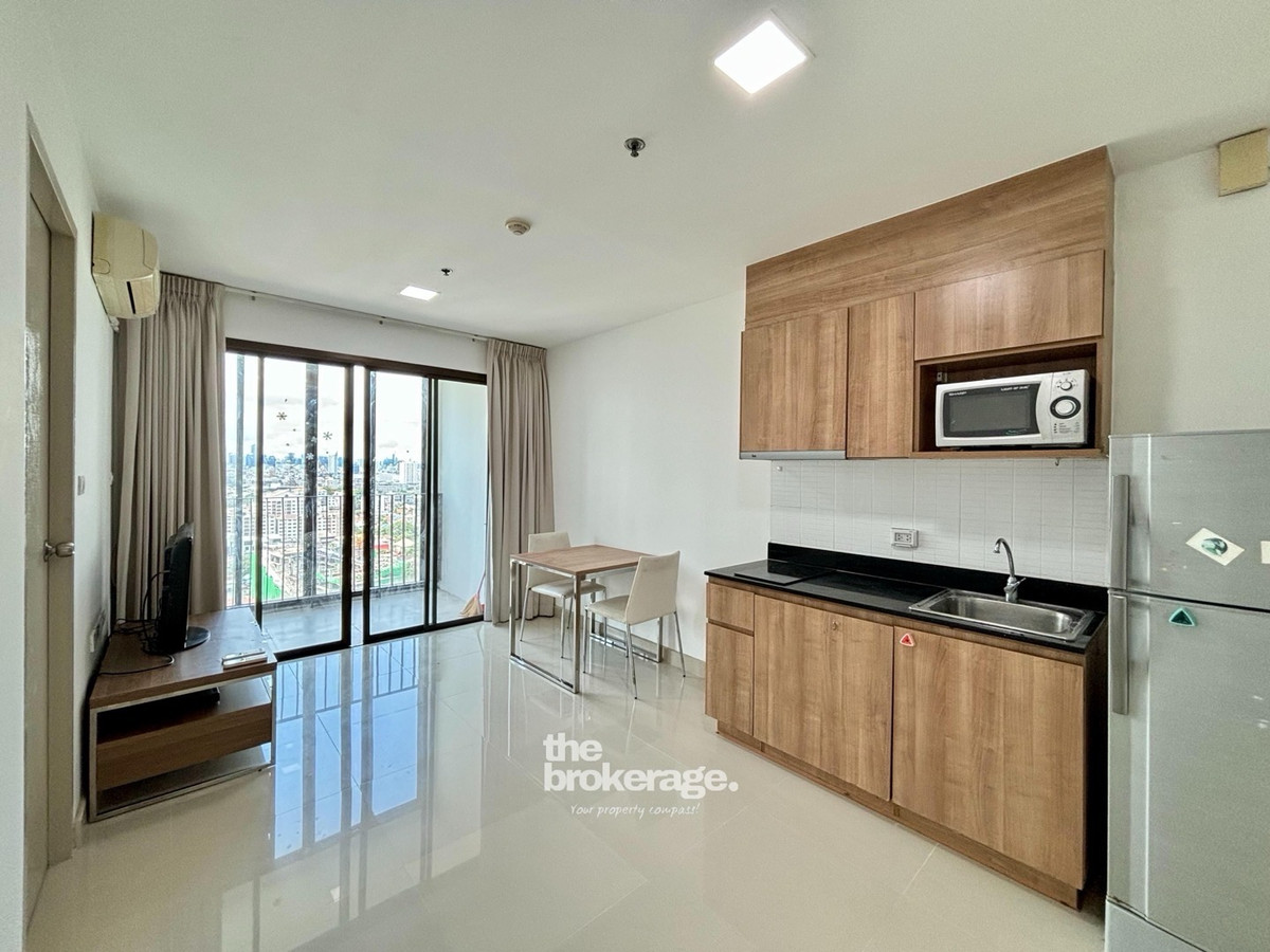 ให้เช่าคอนโดลาดพร้าว เซ็นทรัลลาดพร้าว : ให้เช่าด่วน!! ไอดีโอ ลาดพร้าว 5  1ห้องนอน 1ห้องน้ำ  40ตรม. 15,000บาท เท่านั้น!! Line : @thebrokerage