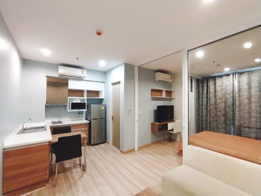 For RentCondoRattanathibet, Sanambinna : Luxury condo for rent, next to Bang Kraso MRT station, has washing machine.