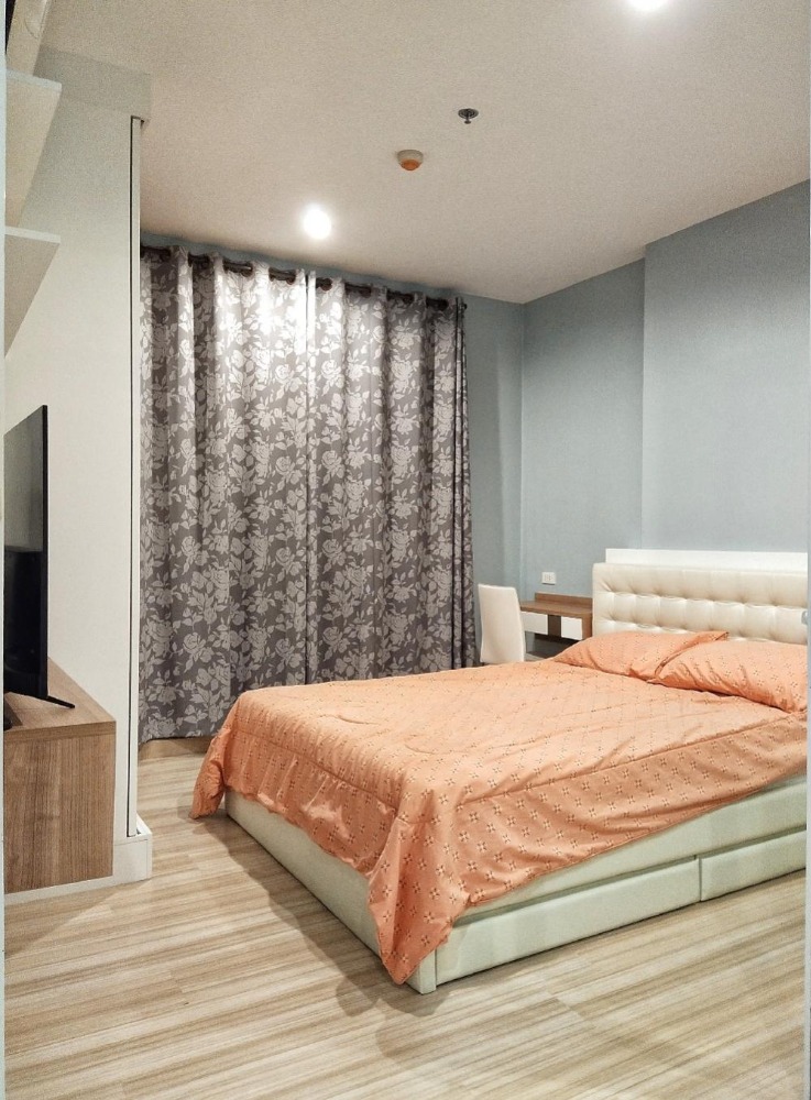 For RentCondoRattanathibet, Sanambinna : Luxury condo for rent, next to Bang Kraso MRT station, has washing machine.