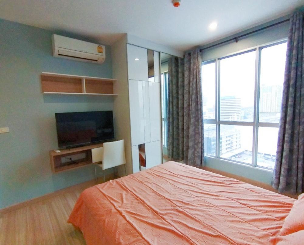 For RentCondoRattanathibet, Sanambinna : Luxury condo for rent, next to Bang Kraso MRT station, has washing machine.