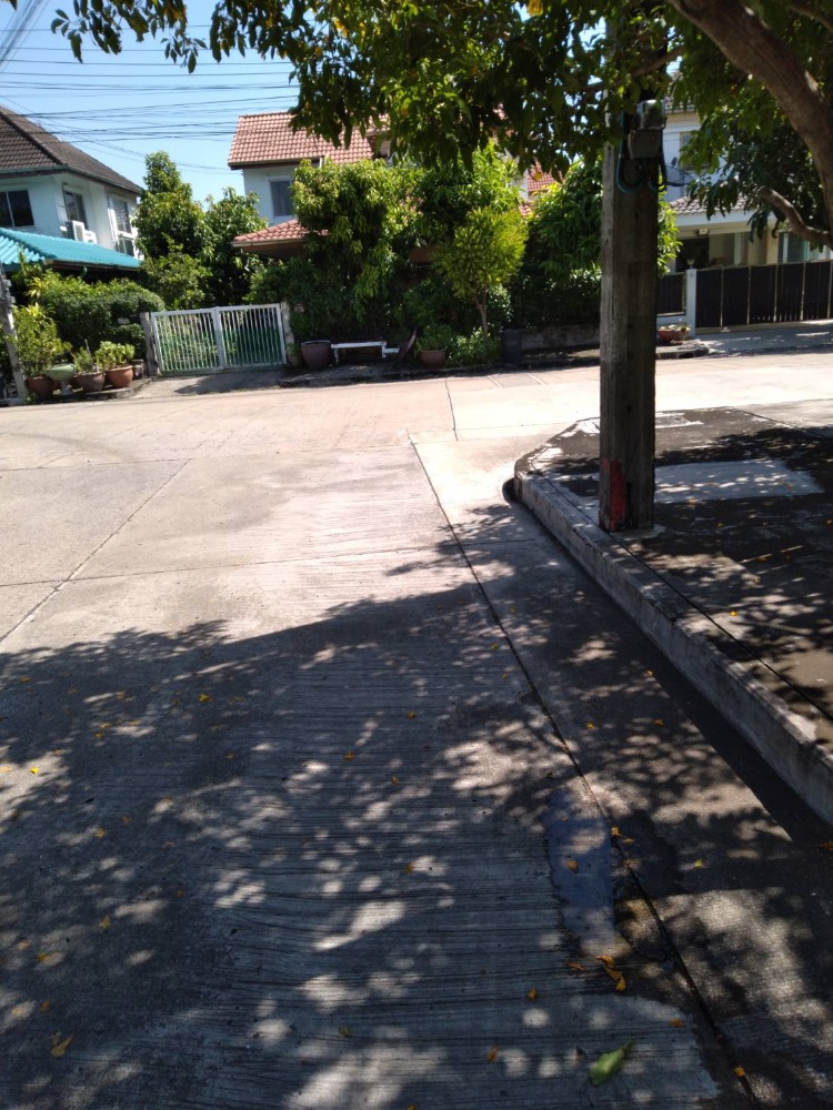 For SaleHouseNawamin, Ramindra : Single house for sale, Sammakorn Nimitmai, corner house, near Sarasas Witaed School.