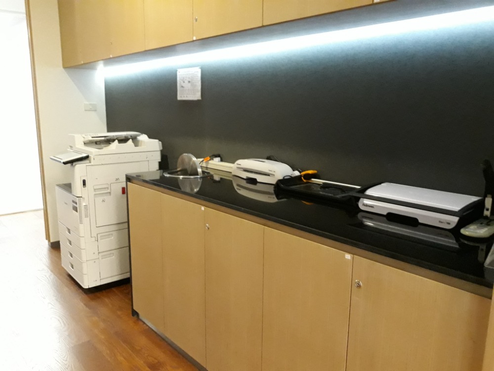 For RentOfficeBangna, Bearing, Lasalle : Bangkok Office For Rent Bangna Serviced Office Bhiraj Tower At Bitec Bangna Office Building Fully-Furnished Serviced Office 1 Workstation Rental Price 9,590 THB/month closed to BTS Bangna, Udomsuk, Bangna Trat Road