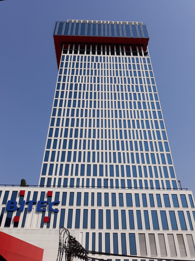 For RentOfficeBangna, Bearing, Lasalle : Bangkok Office For Rent Bangna Serviced Office Bhiraj Tower At Bitec Bangna Office Building Fully-Furnished 3 Workstations closed to BTS Bangna, Udomsuk, Bangna Trat Road, Sukhumvit Road, Bearing, Bangna