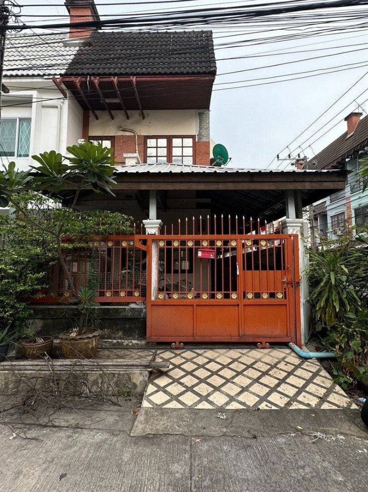 For RentTownhomeChokchai 4, Ladprao 71, Ladprao 48, : ⚡ For rent, 2-story townhome, corner unit, Ketnuti Garden Village, Soi Nakniwat 38, size 23.50 sq m. ⚡