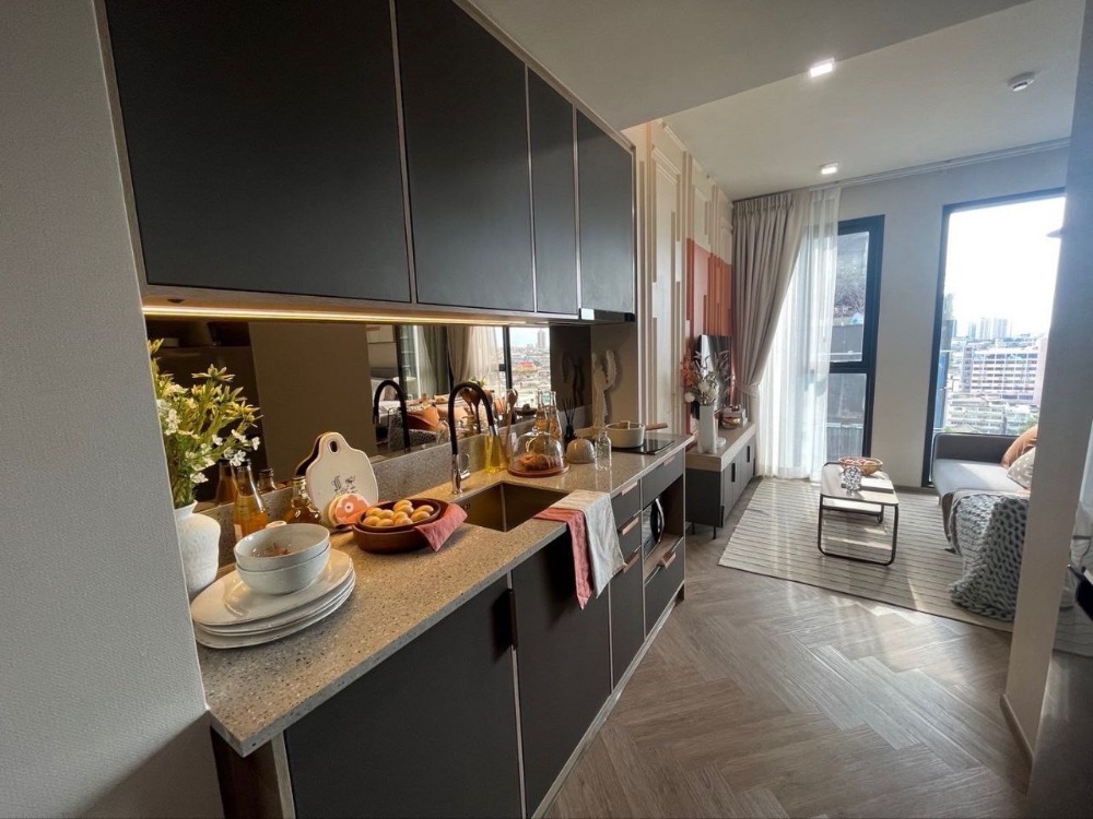 ให้เช่าคอนโดสยาม จุฬา สามย่าน : Chapter Chula - Samyan【𝐑𝐄𝐍𝐓】🔥ห้อง cozy สไตล์ยุโรป เฟอร์ดีไซน์เก๋ มีโรงหนังส่วนตัว สวนลอยฟ้า ส่วนกลาง 24 ชม. 🔥 ติดต่อไลน์ไอดี: @hacondo