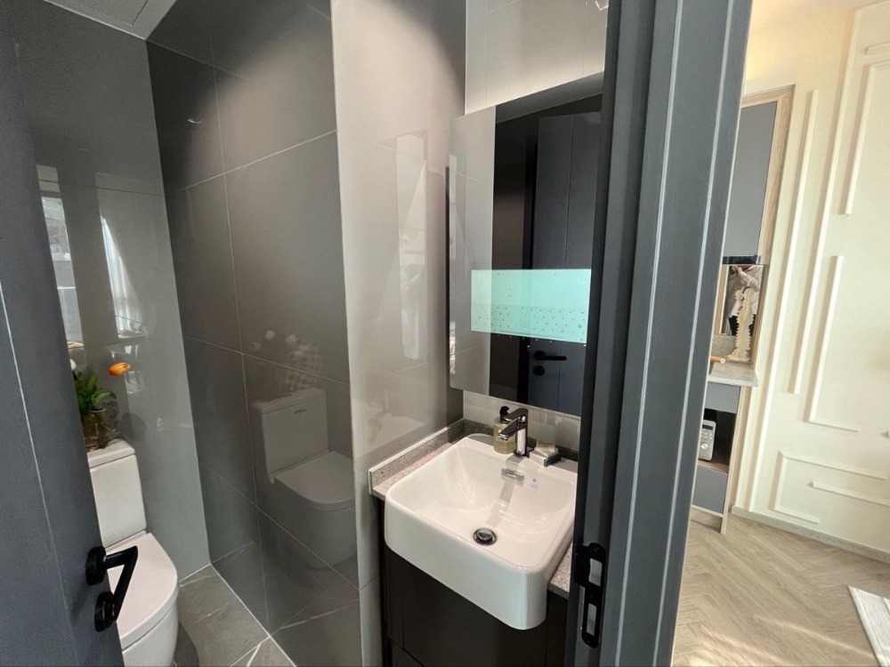 ให้เช่าคอนโดสยาม จุฬา สามย่าน : Chapter Chula - Samyan【𝐑𝐄𝐍𝐓】🔥ห้อง cozy สไตล์ยุโรป เฟอร์ดีไซน์เก๋ มีโรงหนังส่วนตัว สวนลอยฟ้า ส่วนกลาง 24 ชม. 🔥 ติดต่อไลน์ไอดี: @hacondo