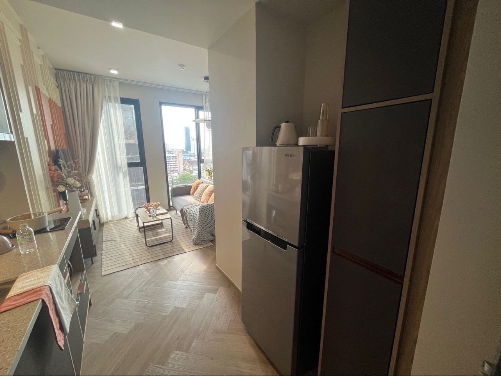 ให้เช่าคอนโดสยาม จุฬา สามย่าน : Chapter Chula - Samyan【𝐑𝐄𝐍𝐓】🔥ห้อง cozy สไตล์ยุโรป เฟอร์ดีไซน์เก๋ มีโรงหนังส่วนตัว สวนลอยฟ้า ส่วนกลาง 24 ชม. 🔥 ติดต่อไลน์ไอดี: @hacondo