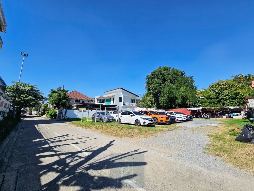 For SaleLandNawamin, Ramindra : Empty land 194 sq m. Soi Ramindra 57/1, only 50 meters from BTS Watcharaphon.