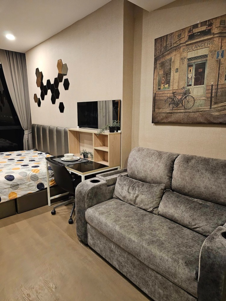 For RentCondoSiam Paragon ,Chulalongkorn,Samyan : Ashton Chula - Silom【𝐑𝐄𝐍𝐓】🔥 Modern style Stu room Complete appliances Complete central Near the Sam Yan mall in the heart of the city.🔥 Contact Line ID: @hacondo