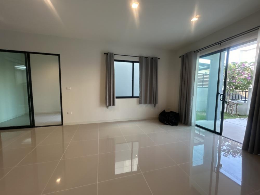 For RentTownhomeNawamin, Ramindra : Project for rent: Sena Village, Ramintra Km. 9, has 4 air conditioners, complete furniture and electrical appliances.