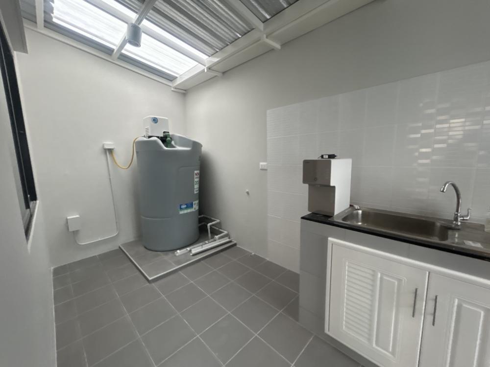 For RentTownhomeNawamin, Ramindra : Project for rent: Sena Village, Ramintra Km. 9, has 4 air conditioners, complete furniture and electrical appliances.