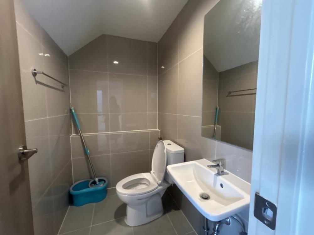 For RentTownhomeNawamin, Ramindra : Project for rent: Sena Village, Ramintra Km. 9, has 4 air conditioners, complete furniture and electrical appliances.