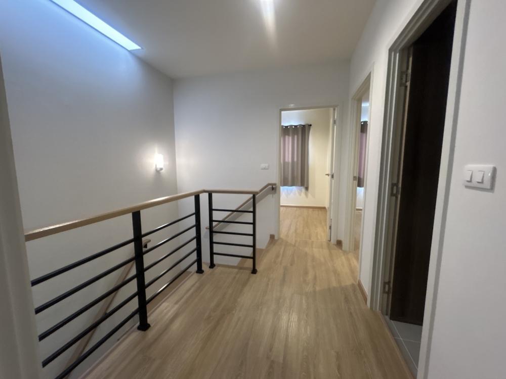 For RentTownhomeNawamin, Ramindra : Project for rent: Sena Village, Ramintra Km. 9, has 4 air conditioners, complete furniture and electrical appliances.