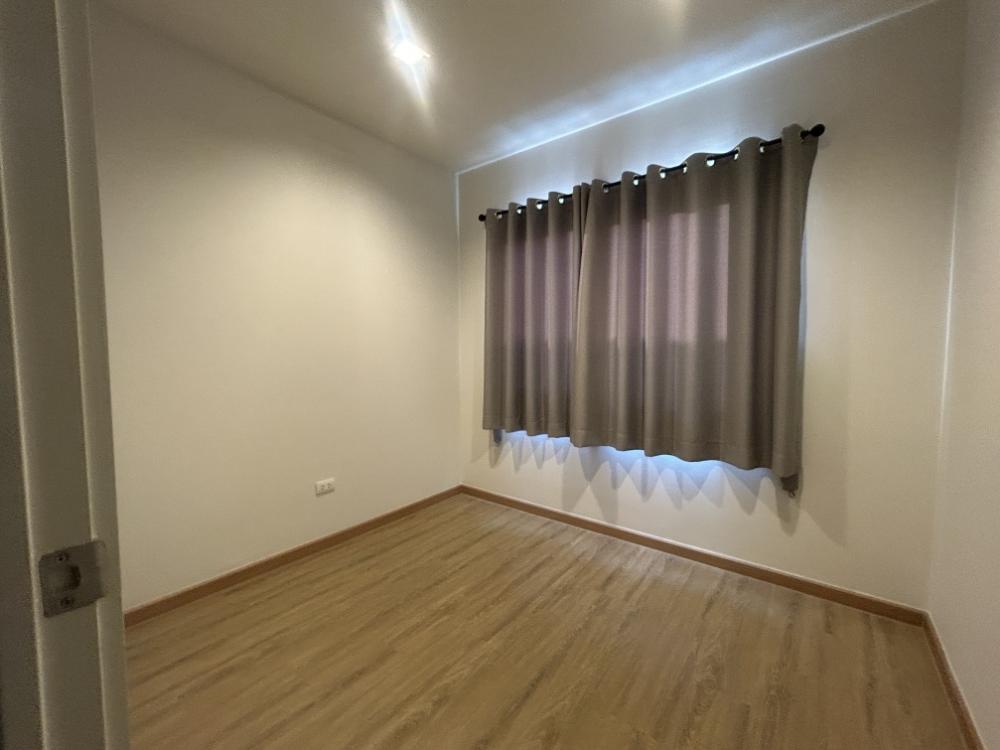 For RentTownhomeNawamin, Ramindra : Project for rent: Sena Village, Ramintra Km. 9, has 4 air conditioners, complete furniture and electrical appliances.