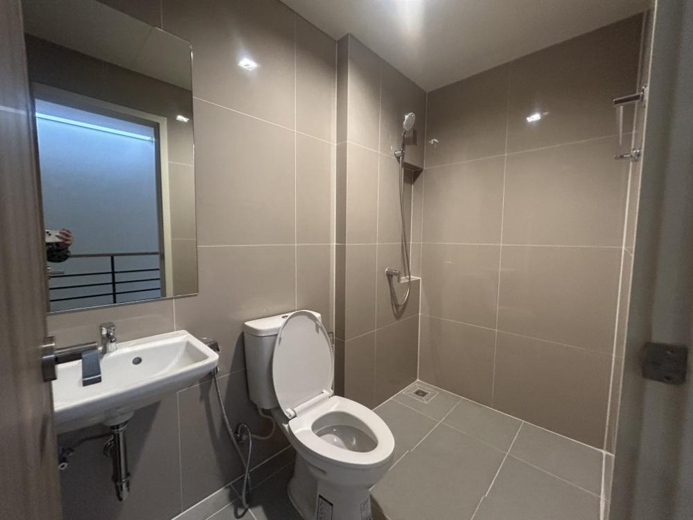 For RentTownhomeNawamin, Ramindra : Project for rent: Sena Village, Ramintra Km. 9, has 4 air conditioners, complete furniture and electrical appliances.