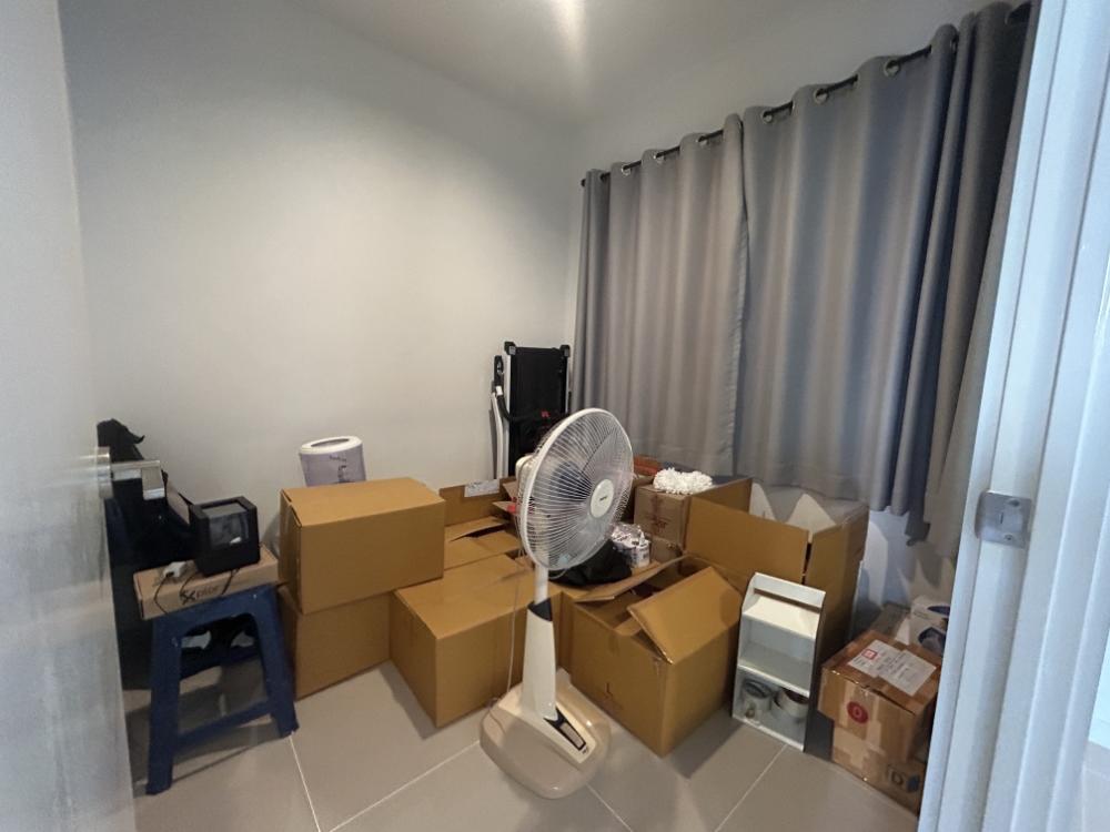 For RentTownhomeNawamin, Ramindra : Project for rent: Sena Village, Ramintra Km. 9, has 4 air conditioners, complete furniture and electrical appliances.