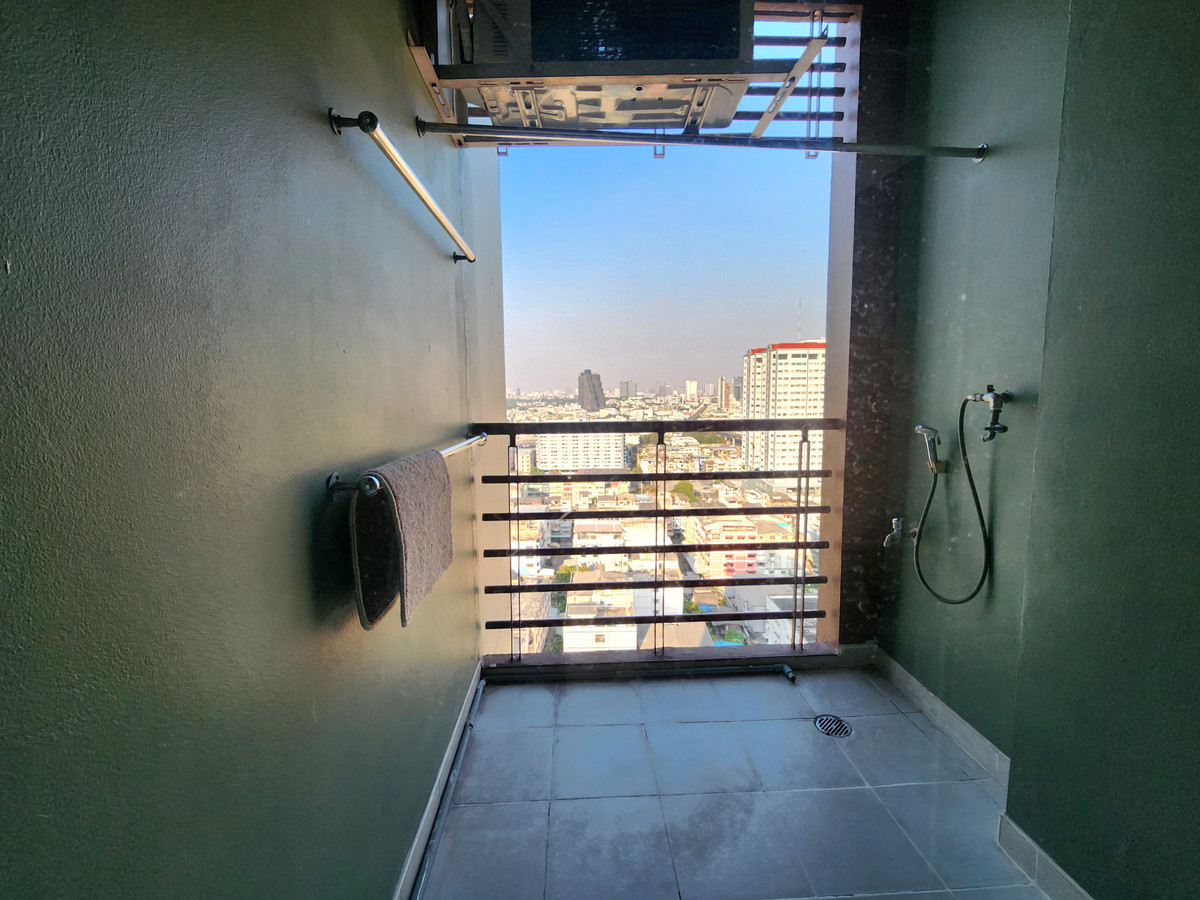 ให้เช่าคอนโดปิ่นเกล้า จรัญสนิทวงศ์ : สถานะตามภาพปก รีโรเวทใหม่**ห้องว่างนะครับผม ห้องหายาก เก๋าทำเล ทิศเหนือ** ให้เช่า ลุมพินี เพลส ปิ่นเกล้า 1 ห้องนอน ชั้นบนสุด 45 ตรม. ห้องสวยแต่งพร้อมอยู่ **SN203.4