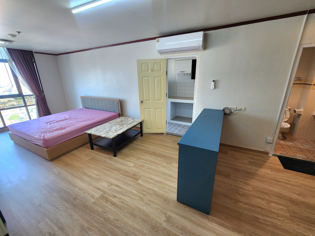 ให้เช่าคอนโดปิ่นเกล้า จรัญสนิทวงศ์ : สถานะตามภาพปก รีโรเวทใหม่**ห้องว่างนะครับผม ห้องหายาก เก๋าทำเล ทิศเหนือ** ให้เช่า ลุมพินี เพลส ปิ่นเกล้า 1 ห้องนอน ชั้นบนสุด 45 ตรม. ห้องสวยแต่งพร้อมอยู่ **SN203.4