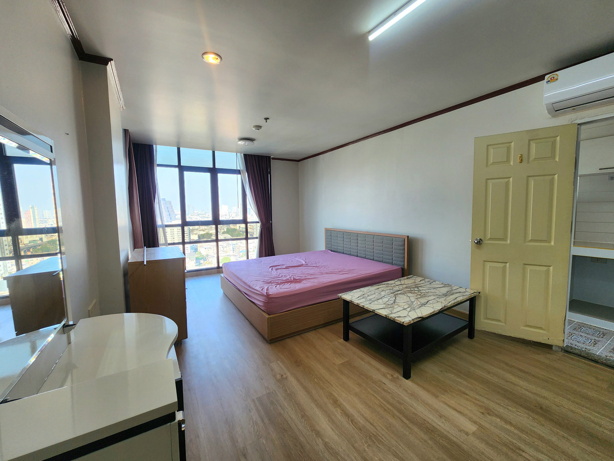 ให้เช่าคอนโดปิ่นเกล้า จรัญสนิทวงศ์ : สถานะตามภาพปก รีโรเวทใหม่**ห้องว่างนะครับผม ห้องหายาก เก๋าทำเล ทิศเหนือ** ให้เช่า ลุมพินี เพลส ปิ่นเกล้า 1 ห้องนอน ชั้นบนสุด 45 ตรม. ห้องสวยแต่งพร้อมอยู่ **SN203.4