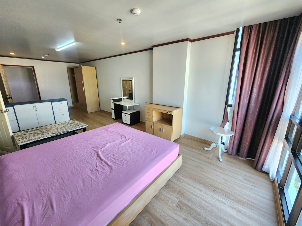 ให้เช่าคอนโดปิ่นเกล้า จรัญสนิทวงศ์ : สถานะตามภาพปก รีโรเวทใหม่**ห้องว่างนะครับผม ห้องหายาก เก๋าทำเล ทิศเหนือ** ให้เช่า ลุมพินี เพลส ปิ่นเกล้า 1 ห้องนอน ชั้นบนสุด 45 ตรม. ห้องสวยแต่งพร้อมอยู่ **SN203.4