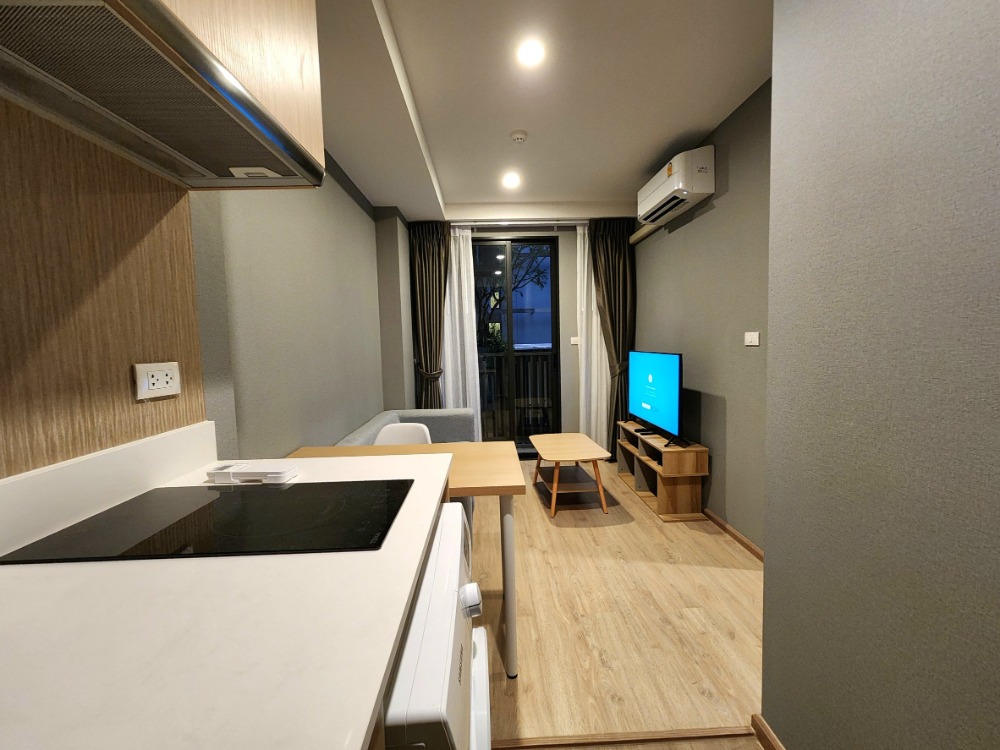 ให้เช่าคอนโดวงเวียนใหญ่ เจริญนคร : สถานะตามภาพปก**ห้องว่างครับผม มีเครื่องซักผ้า แอร์ 2 ตัว!! ห้องริมด้วย! The Most อิสรภาพ**  วิวสระน้ำ พร้อมอยู่ ใกล้ศิริราชที่สุด SN517.56