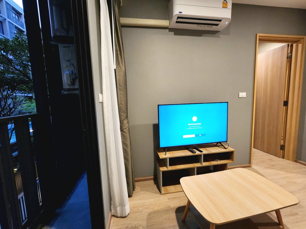 ให้เช่าคอนโดวงเวียนใหญ่ เจริญนคร : สถานะตามภาพปก**ห้องว่างครับผม มีเครื่องซักผ้า แอร์ 2 ตัว!! ห้องริมด้วย! The Most อิสรภาพ**  วิวสระน้ำ พร้อมอยู่ ใกล้ศิริราชที่สุด SN517.56