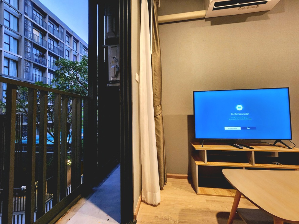 ให้เช่าคอนโดวงเวียนใหญ่ เจริญนคร : สถานะตามภาพปก**ห้องว่างครับผม มีเครื่องซักผ้า แอร์ 2 ตัว!! ห้องริมด้วย! The Most อิสรภาพ**  วิวสระน้ำ พร้อมอยู่ ใกล้ศิริราชที่สุด SN517.56