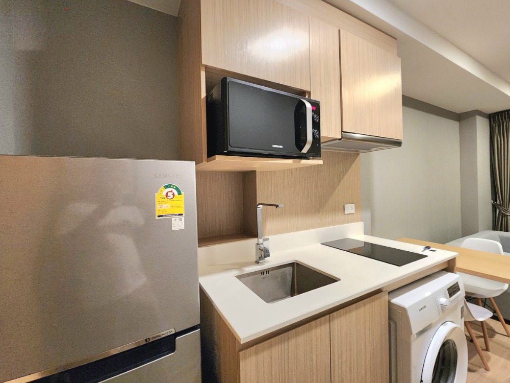 ให้เช่าคอนโดวงเวียนใหญ่ เจริญนคร : สถานะตามภาพปก**ห้องว่างครับผม มีเครื่องซักผ้า แอร์ 2 ตัว!! ห้องริมด้วย! The Most อิสรภาพ**  วิวสระน้ำ พร้อมอยู่ ใกล้ศิริราชที่สุด SN517.56