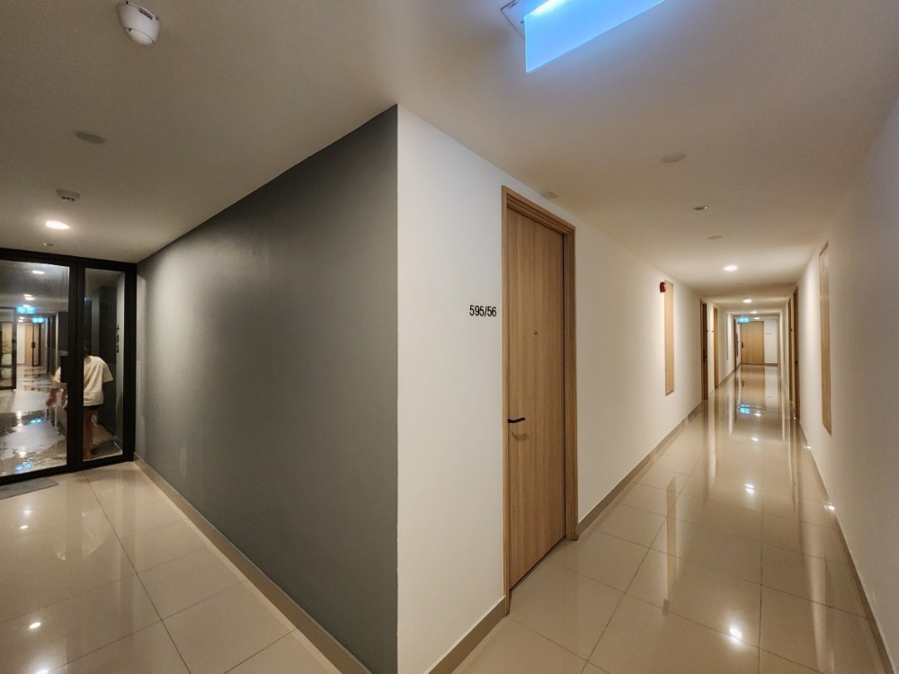 ให้เช่าคอนโดวงเวียนใหญ่ เจริญนคร : สถานะตามภาพปก**ห้องว่างครับผม มีเครื่องซักผ้า แอร์ 2 ตัว!! ห้องริมด้วย! The Most อิสรภาพ**  วิวสระน้ำ พร้อมอยู่ ใกล้ศิริราชที่สุด SN517.56