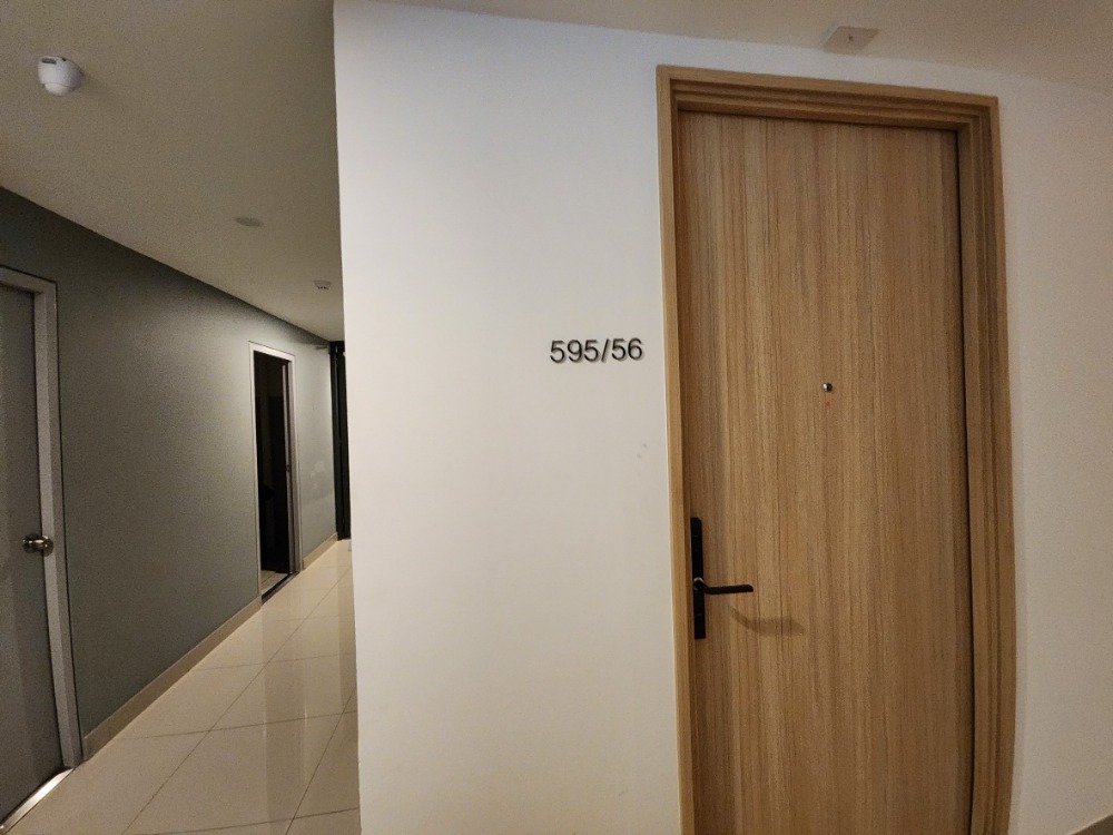 ให้เช่าคอนโดวงเวียนใหญ่ เจริญนคร : สถานะตามภาพปก**ห้องว่างครับผม มีเครื่องซักผ้า แอร์ 2 ตัว!! ห้องริมด้วย! The Most อิสรภาพ**  วิวสระน้ำ พร้อมอยู่ ใกล้ศิริราชที่สุด SN517.56