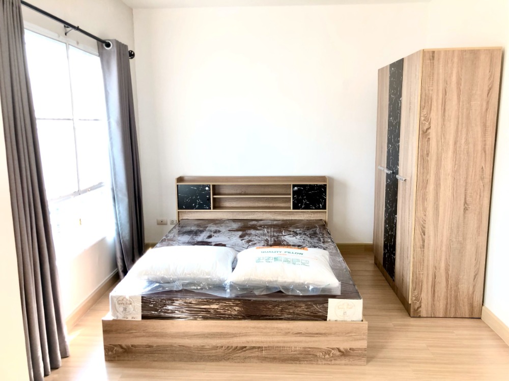 For RentTownhomeSamut Prakan,Samrong : Like new condition! townhouse for rent (3-Bedrooms) fully furnished ,in prime location