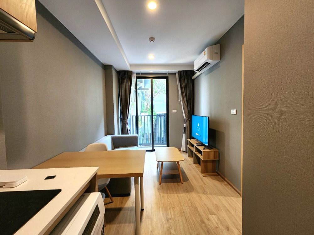 ให้เช่าคอนโดวงเวียนใหญ่ เจริญนคร : สถานะตามภาพปก**ห้องว่างครับผม มีเครื่องซักผ้า แอร์ 2 ตัว!! ห้องริมด้วย! The Most อิสรภาพ**  วิวสระน้ำ พร้อมอยู่ ใกล้ศิริราชที่สุด SN517.56