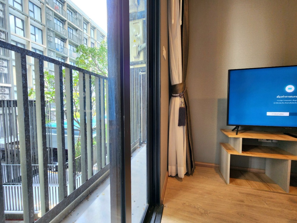 ให้เช่าคอนโดวงเวียนใหญ่ เจริญนคร : สถานะตามภาพปก**ห้องว่างครับผม มีเครื่องซักผ้า แอร์ 2 ตัว!! ห้องริมด้วย! The Most อิสรภาพ**  วิวสระน้ำ พร้อมอยู่ ใกล้ศิริราชที่สุด SN517.56