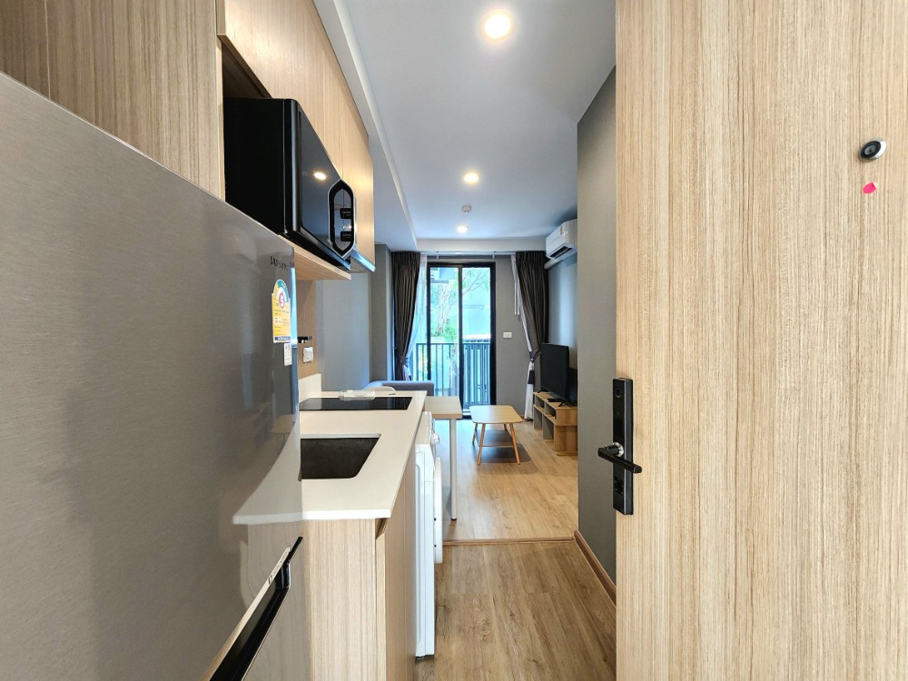 ให้เช่าคอนโดวงเวียนใหญ่ เจริญนคร : สถานะตามภาพปก**ห้องว่างครับผม มีเครื่องซักผ้า แอร์ 2 ตัว!! ห้องริมด้วย! The Most อิสรภาพ**  วิวสระน้ำ พร้อมอยู่ ใกล้ศิริราชที่สุด SN517.56