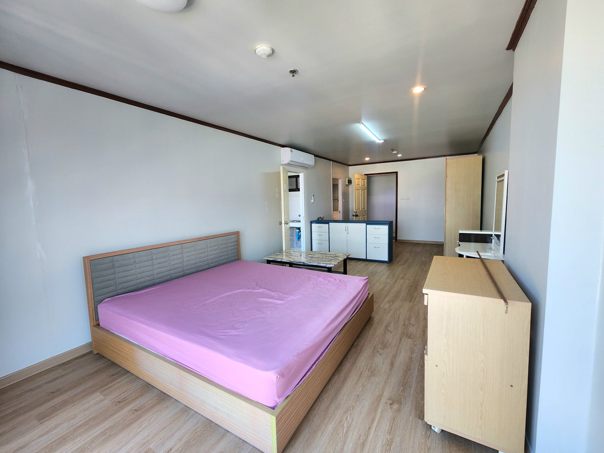 For RentCondoPinklao, Charansanitwong : Status as per cover photo New renovation**Room available, rare room, good location, north side** For rent, Lumpini Place Pinklao, 1 bedroom, top floor, 45 sq m., beautiful room, decorated, ready to move in **SN203.4