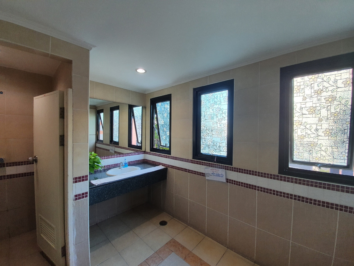 ให้เช่าคอนโดปิ่นเกล้า จรัญสนิทวงศ์ : สถานะตามภาพปก รีโรเวทใหม่**ห้องว่างนะครับผม ห้องหายาก เก๋าทำเล ทิศเหนือ** ให้เช่า ลุมพินี เพลส ปิ่นเกล้า 1 ห้องนอน ชั้นบนสุด 45 ตรม. ห้องสวยแต่งพร้อมอยู่ **SN203.4