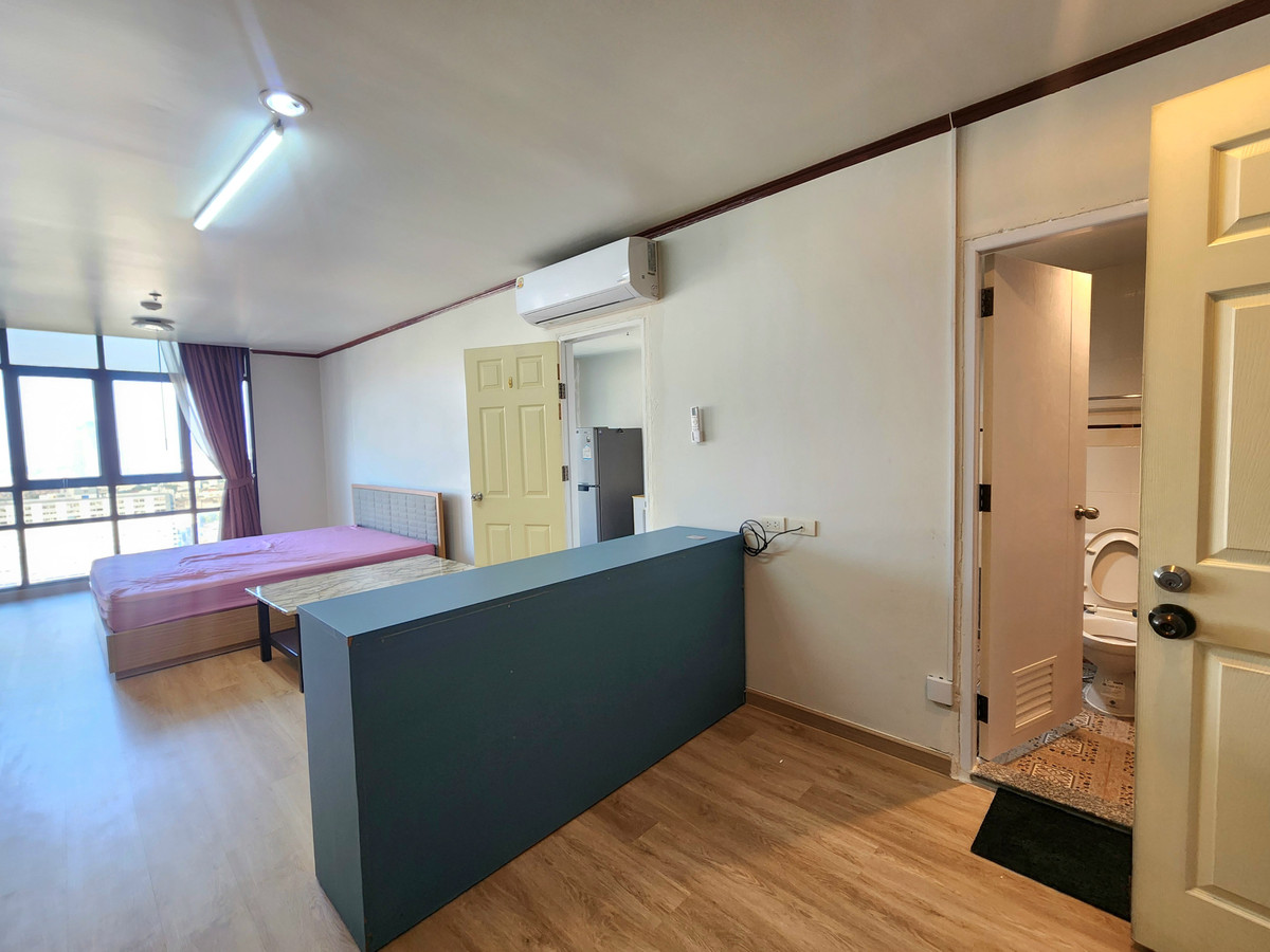 ให้เช่าคอนโดปิ่นเกล้า จรัญสนิทวงศ์ : สถานะตามภาพปก รีโรเวทใหม่**ห้องว่างนะครับผม ห้องหายาก เก๋าทำเล ทิศเหนือ** ให้เช่า ลุมพินี เพลส ปิ่นเกล้า 1 ห้องนอน ชั้นบนสุด 45 ตรม. ห้องสวยแต่งพร้อมอยู่ **SN203.4