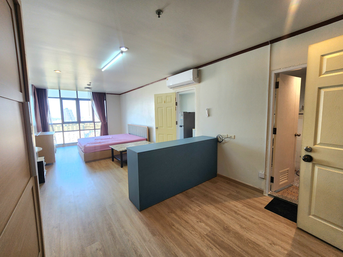 ให้เช่าคอนโดปิ่นเกล้า จรัญสนิทวงศ์ : สถานะตามภาพปก รีโรเวทใหม่**ห้องว่างนะครับผม ห้องหายาก เก๋าทำเล ทิศเหนือ** ให้เช่า ลุมพินี เพลส ปิ่นเกล้า 1 ห้องนอน ชั้นบนสุด 45 ตรม. ห้องสวยแต่งพร้อมอยู่ **SN203.4