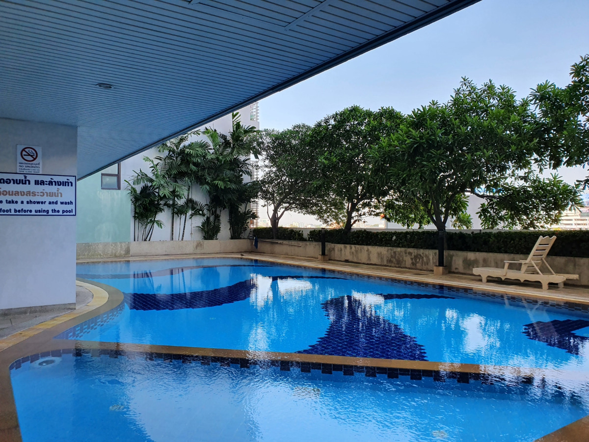 ให้เช่าคอนโดปิ่นเกล้า จรัญสนิทวงศ์ : สถานะตามภาพปก รีโรเวทใหม่**ห้องว่างนะครับผม ห้องหายาก เก๋าทำเล ทิศเหนือ** ให้เช่า ลุมพินี เพลส ปิ่นเกล้า 1 ห้องนอน ชั้นบนสุด 45 ตรม. ห้องสวยแต่งพร้อมอยู่ **SN203.4