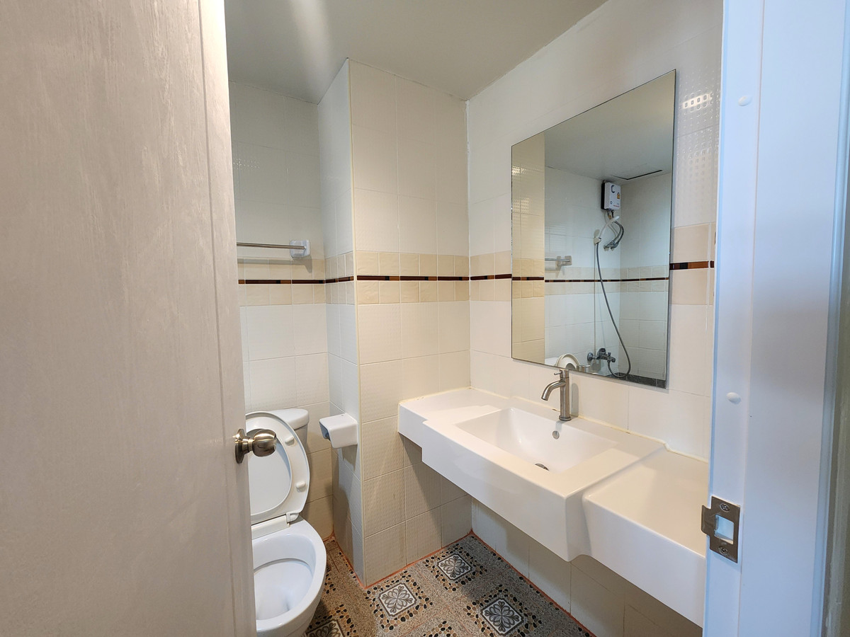 ให้เช่าคอนโดปิ่นเกล้า จรัญสนิทวงศ์ : สถานะตามภาพปก รีโรเวทใหม่**ห้องว่างนะครับผม ห้องหายาก เก๋าทำเล ทิศเหนือ** ให้เช่า ลุมพินี เพลส ปิ่นเกล้า 1 ห้องนอน ชั้นบนสุด 45 ตรม. ห้องสวยแต่งพร้อมอยู่ **SN203.4