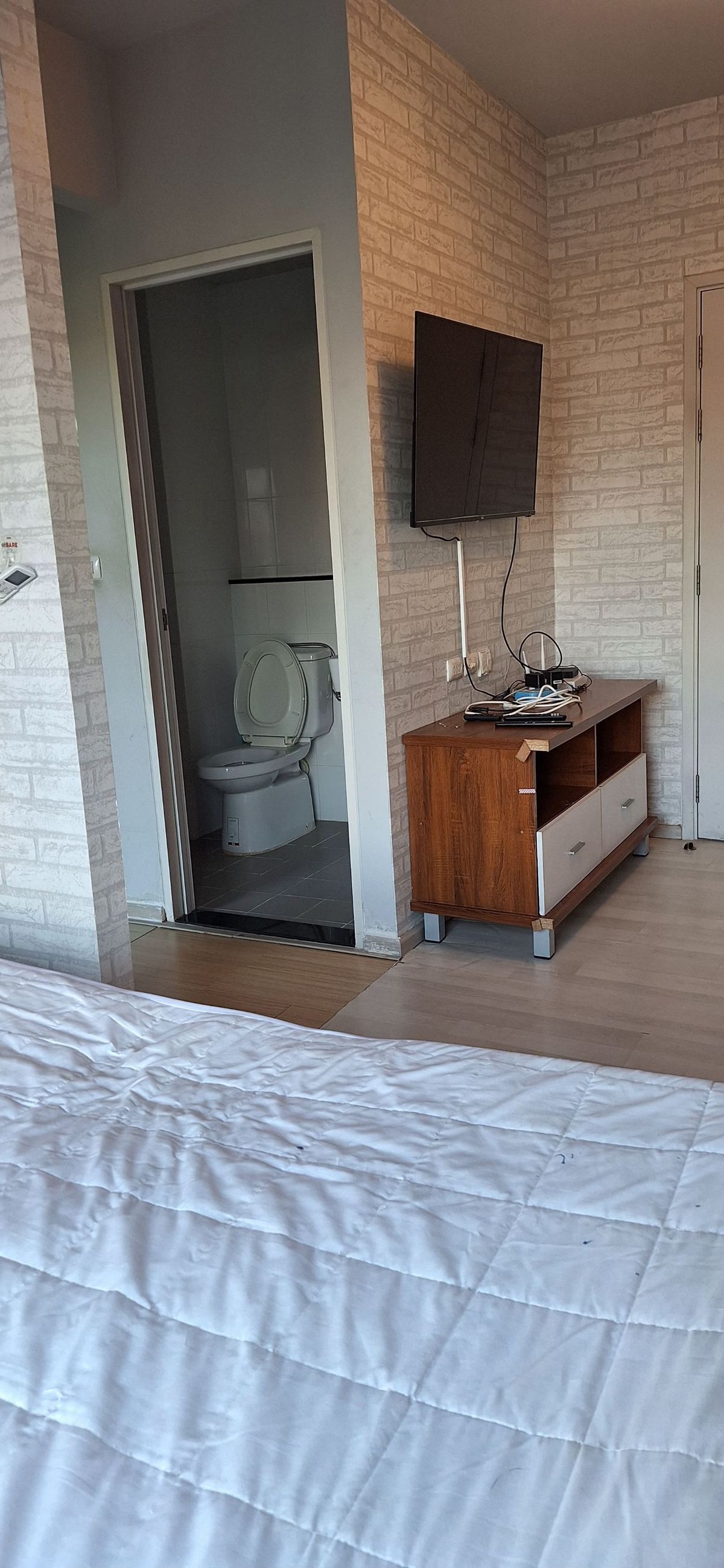 ให้เช่าคอนโดพระราม 2 บางขุนเทียน : (ว่าง 18 เมษา) ยูนิโอ พระราม2 ท่าข้าม 🌻 มีเครื่องซักผ้า ทีวี ตู้เย็น เครื่องทำน้ำอุ่น ไมโครเวฟ วิวสวน