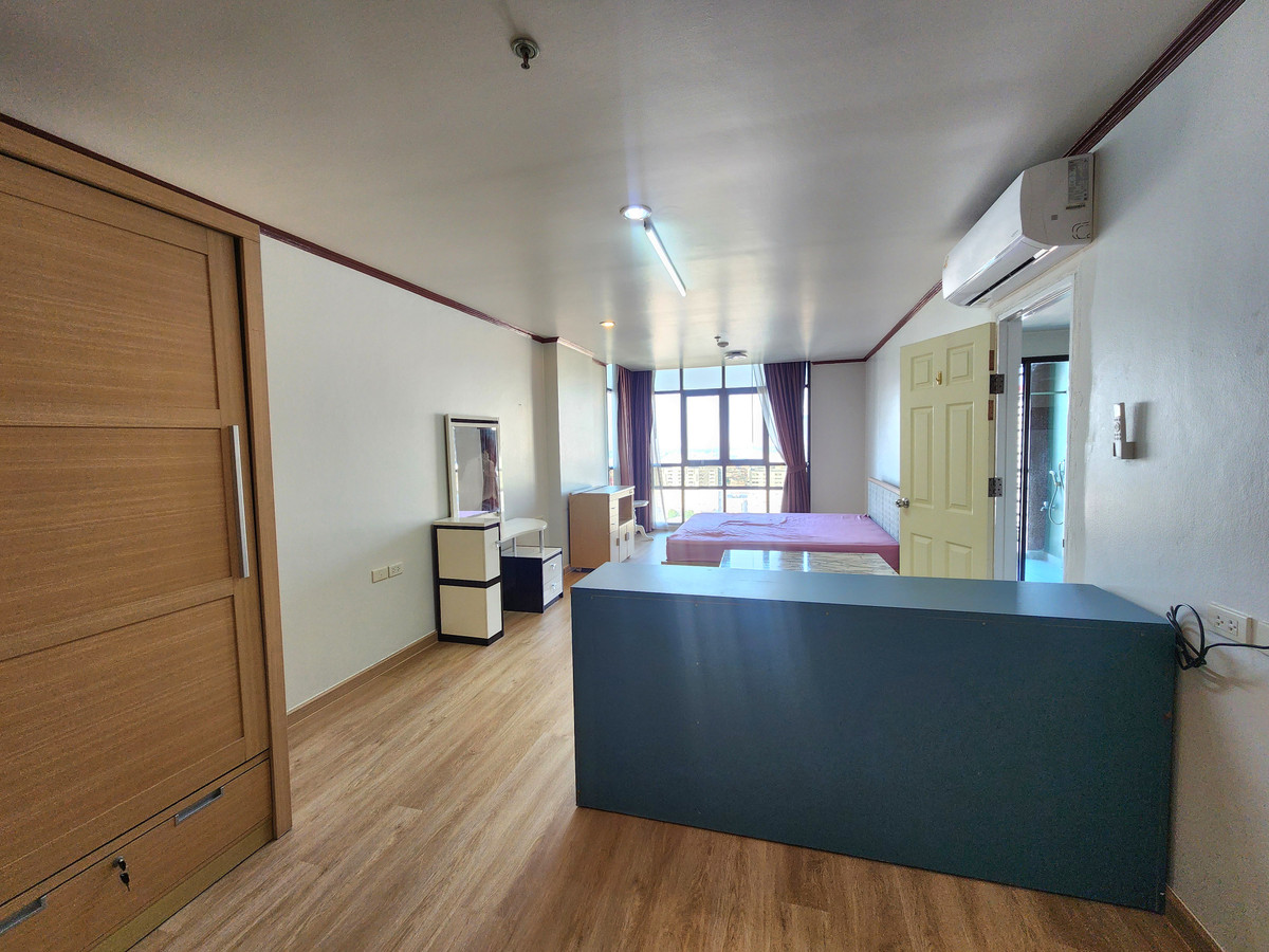 ให้เช่าคอนโดปิ่นเกล้า จรัญสนิทวงศ์ : สถานะตามภาพปก รีโรเวทใหม่**ห้องว่างนะครับผม ห้องหายาก เก๋าทำเล ทิศเหนือ** ให้เช่า ลุมพินี เพลส ปิ่นเกล้า 1 ห้องนอน ชั้นบนสุด 45 ตรม. ห้องสวยแต่งพร้อมอยู่ **SN203.4