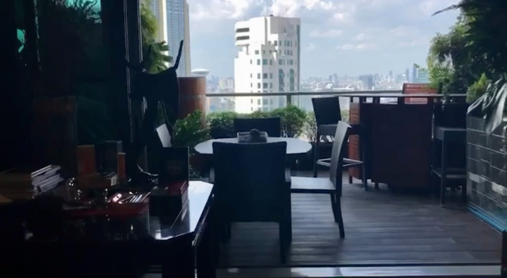 For SaleCondoWongwianyai, Charoennakor : 📢👇For sale 3 bedrooms duplex, rare items, luxury condo by the river , huge space and huge river view , near Icon Siam, Private Gym and Spa (Canadian wood jacuzzi), sell with furniture by Fendi, Ralph Lauren

