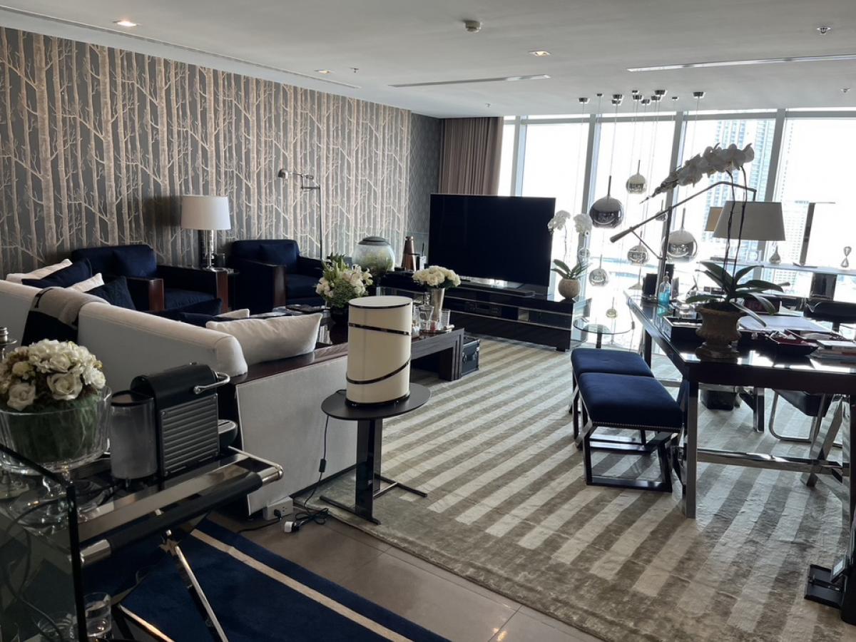 For SaleCondoWongwianyai, Charoennakor : 📢👇For sale 3 bedrooms duplex, rare items, luxury condo by the river , huge space and huge river view , near Icon Siam, Private Gym and Spa (Canadian wood jacuzzi), sell with furniture by Fendi, Ralph Lauren
